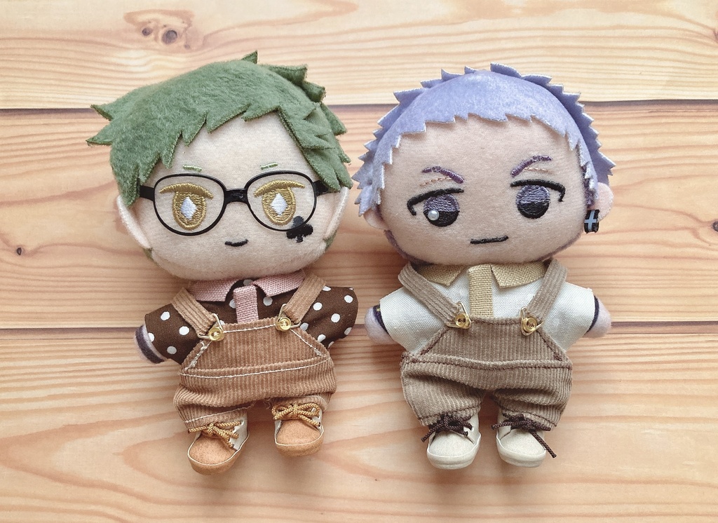 シャツとサロペットのセット