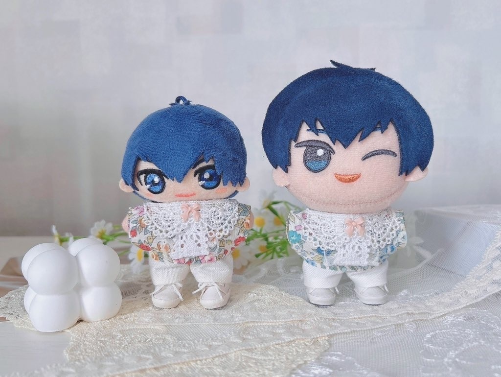 お花のフリルシャツとデニムベストセット