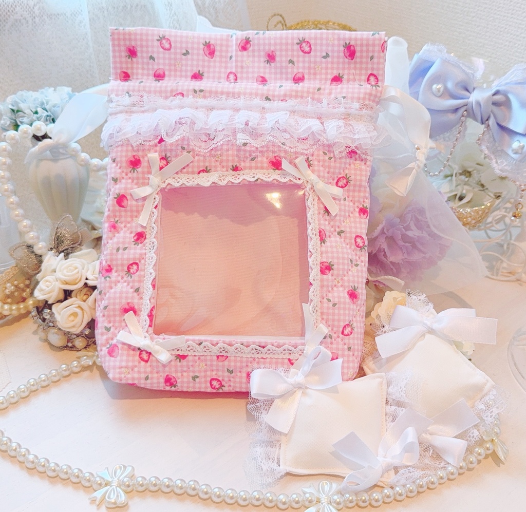 ୨୧ Berry Window Pouch ୨୧