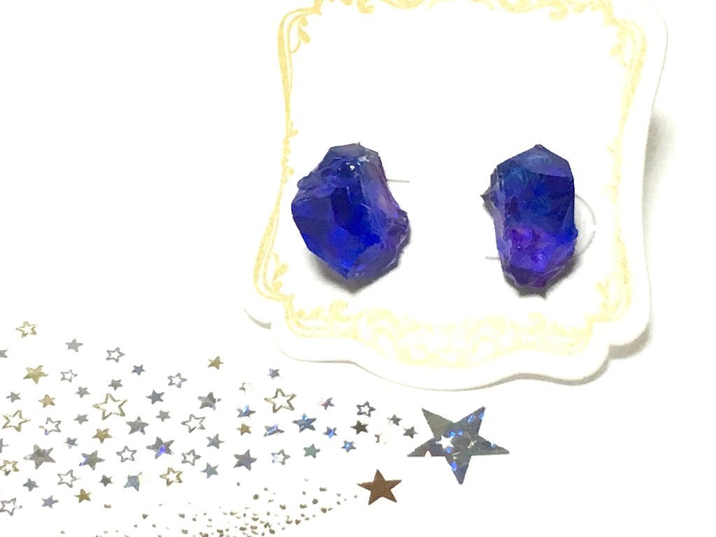 宵闇鉱石の欠片ピアス