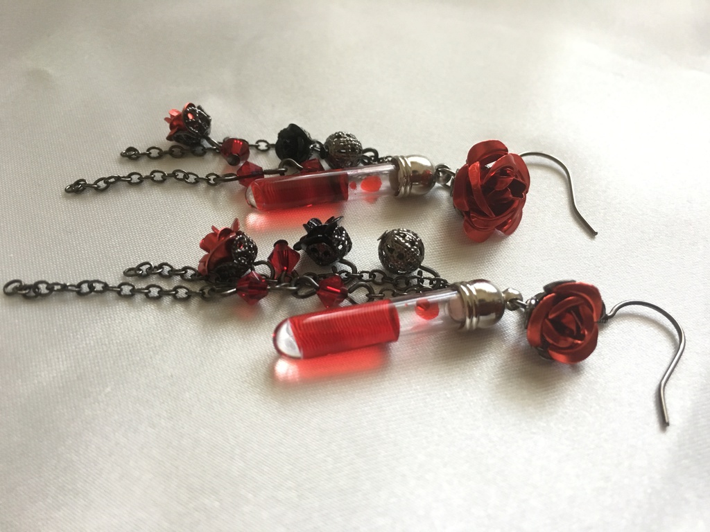 ★再販★薔薇と試験管のピアス