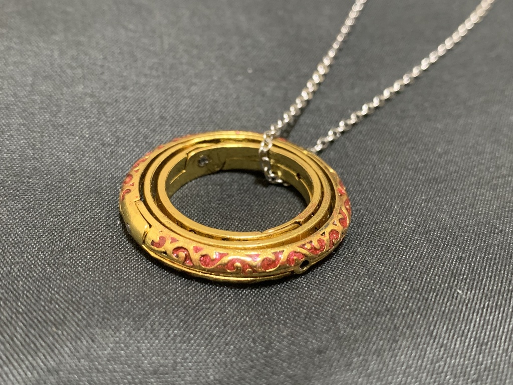 天球儀のペンダント ゴールド