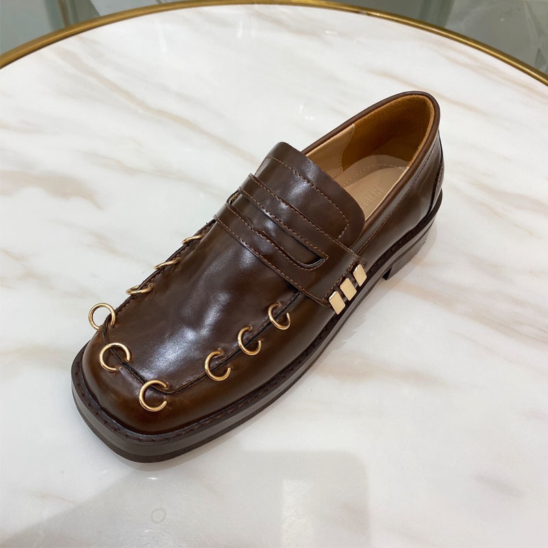 女性用スクエアトゥローファー