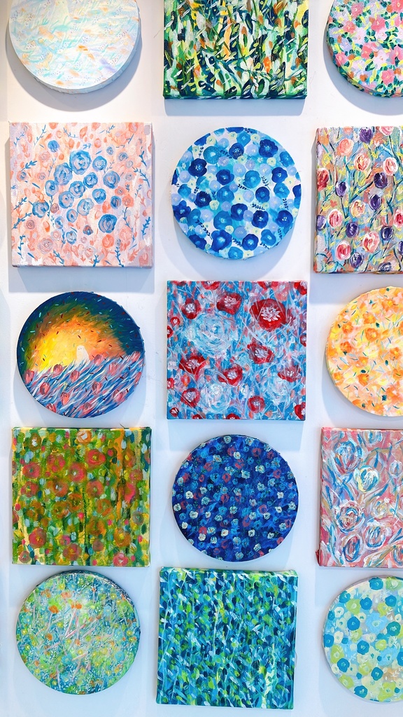 油絵小作品・エリノアは呼吸を数えている。