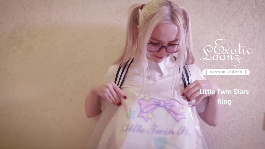 浮き輪に多めに空気を入れて遊ぶ Play with more air in floats