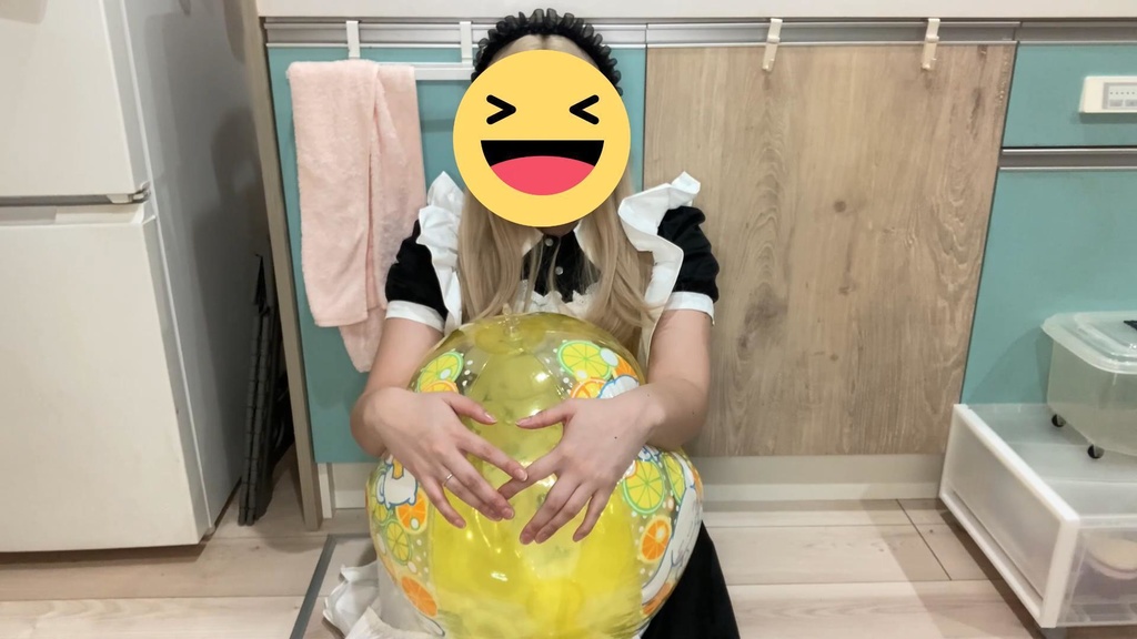 まりなちゃんのビーチボール遊び ポンプ膨らまし&空気抜き