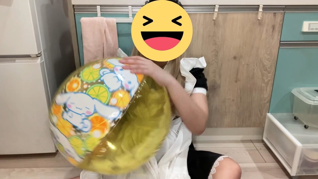 まりなちゃんのビーチボール遊び ポンプ膨らまし&空気抜き