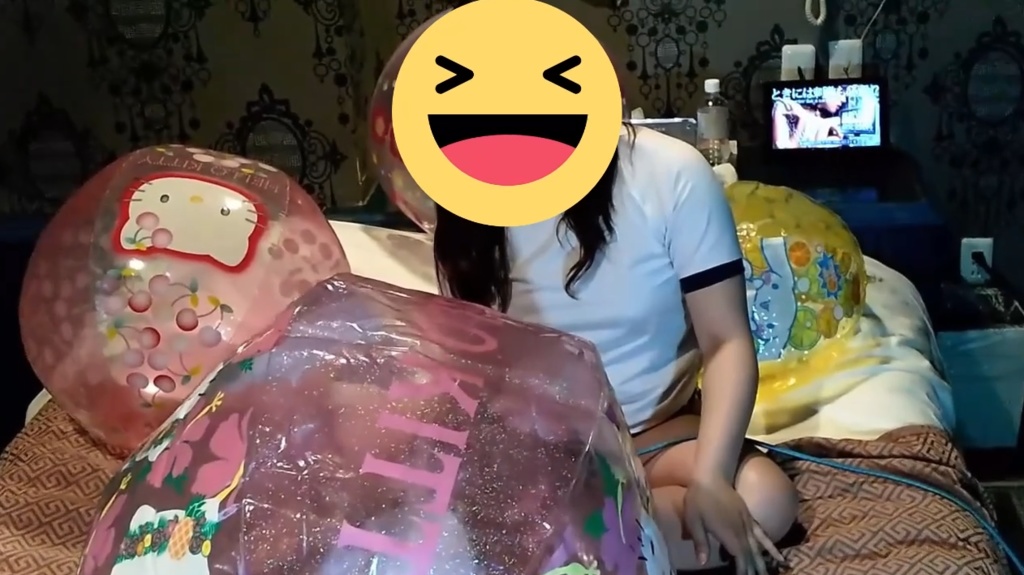 みみちゃんがビーチボールをコンプレッサーで膨らまし、その後空気抜き4