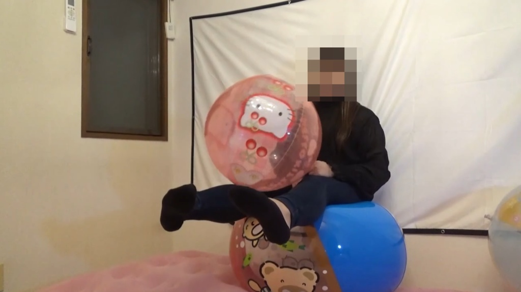 みみちゃんがビーチボールで遊ぶ6