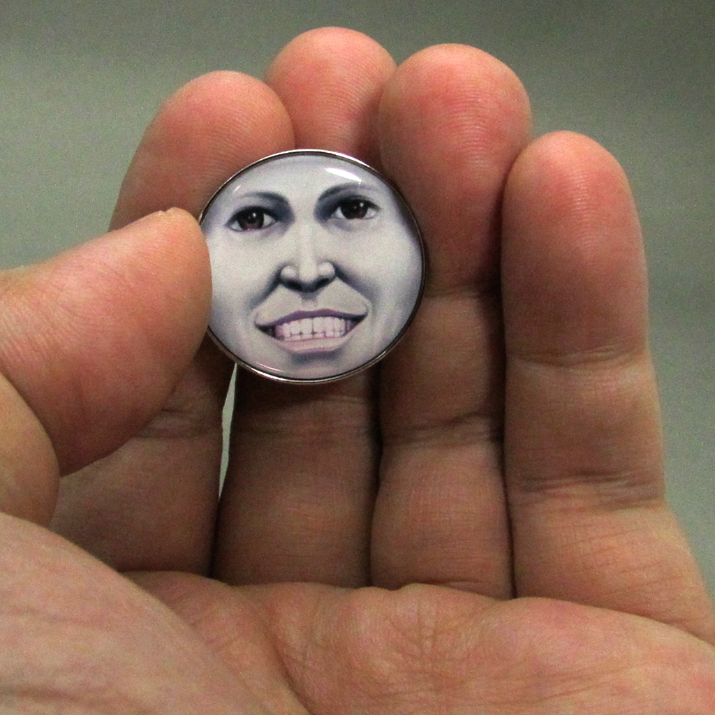 ピンバッジ 笑顔のままの君でいて 2.5cm