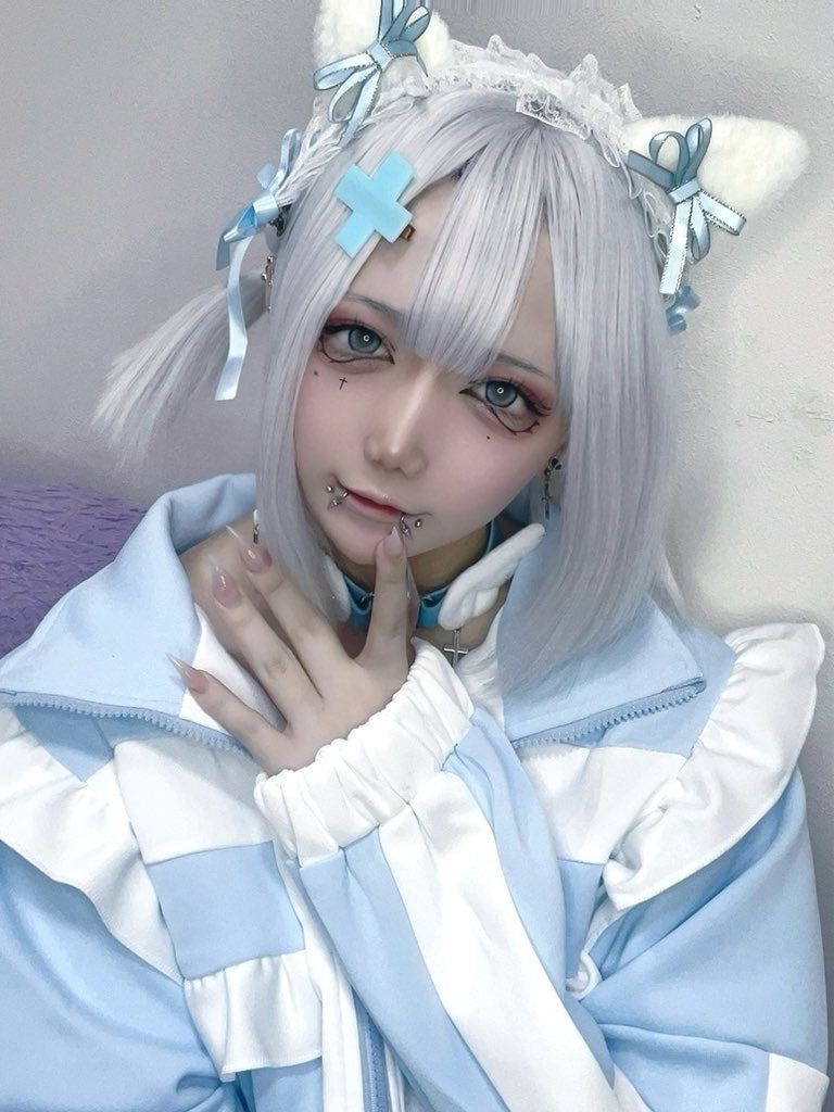 猫(まお)白猫なチェキ🩵