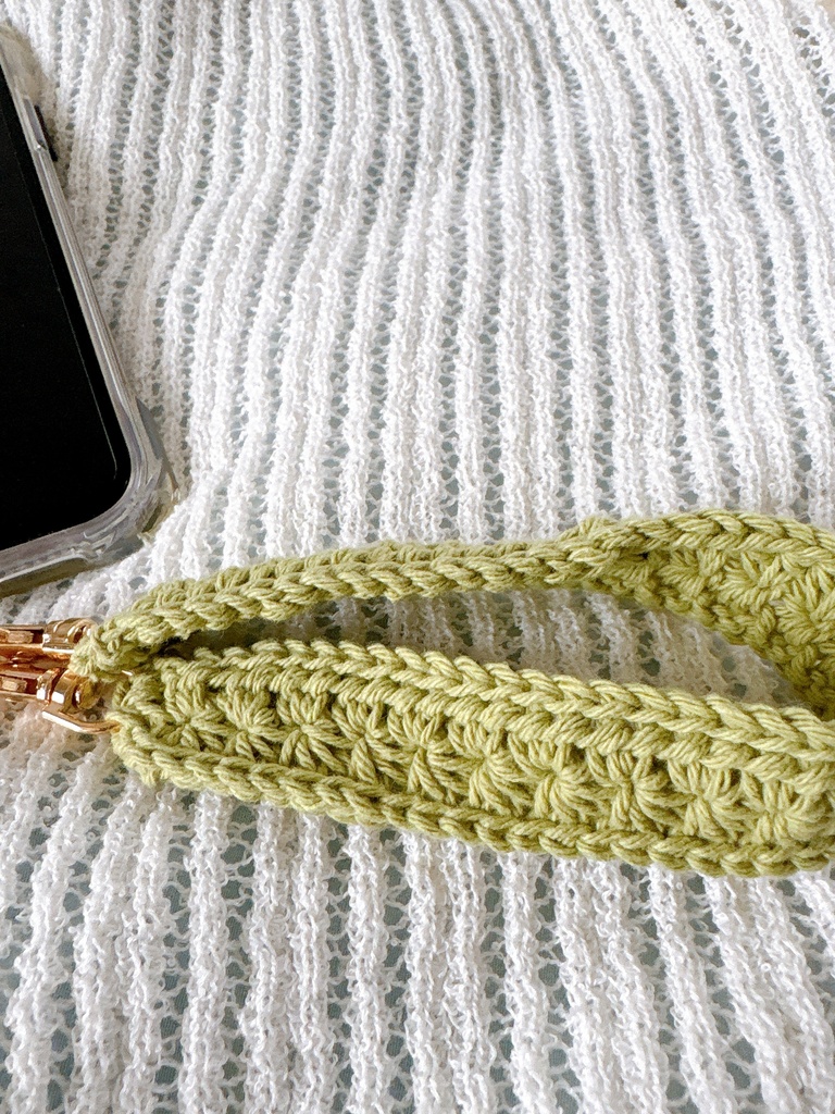 スタークロッシェのハンドストラップ(くすみグリーン)