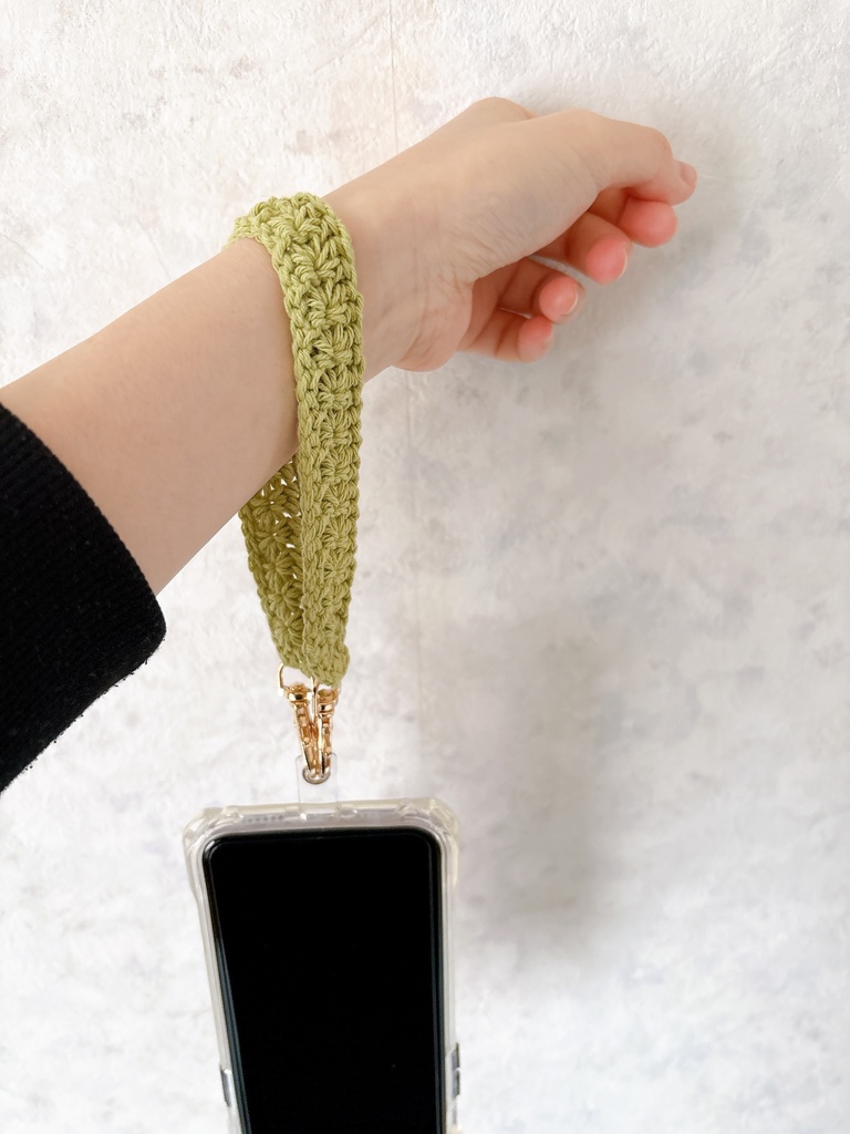 スタークロッシェのハンドストラップ(くすみグリーン)