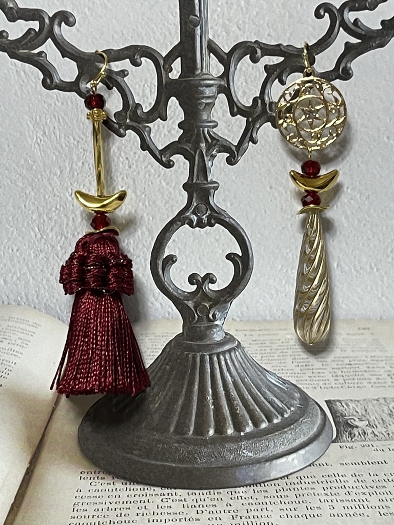 箒耳飾り(ピアス1200.イヤリング1300)