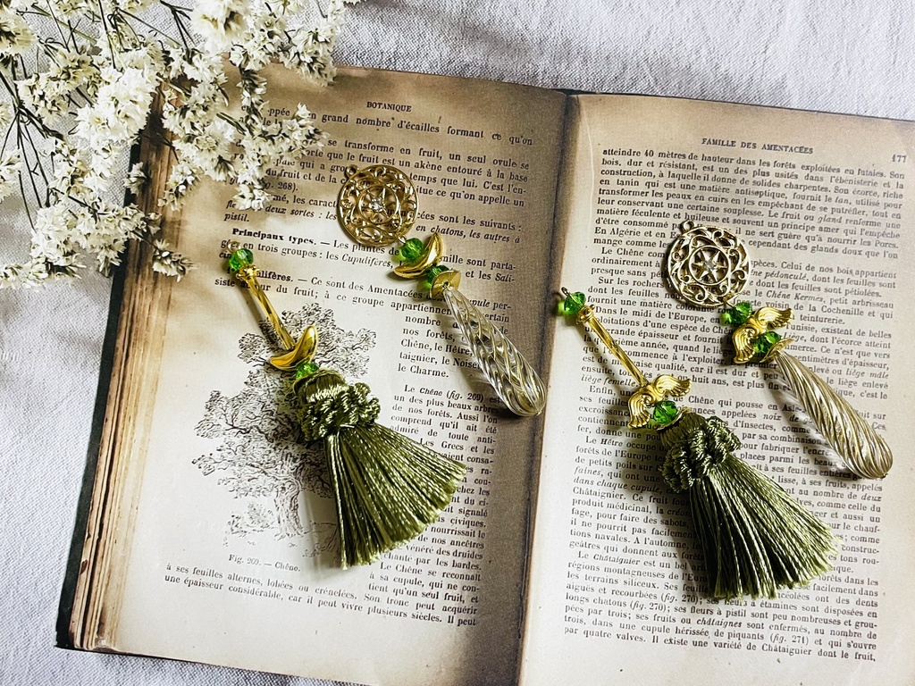 箒耳飾り(ピアス1200.イヤリング1300)