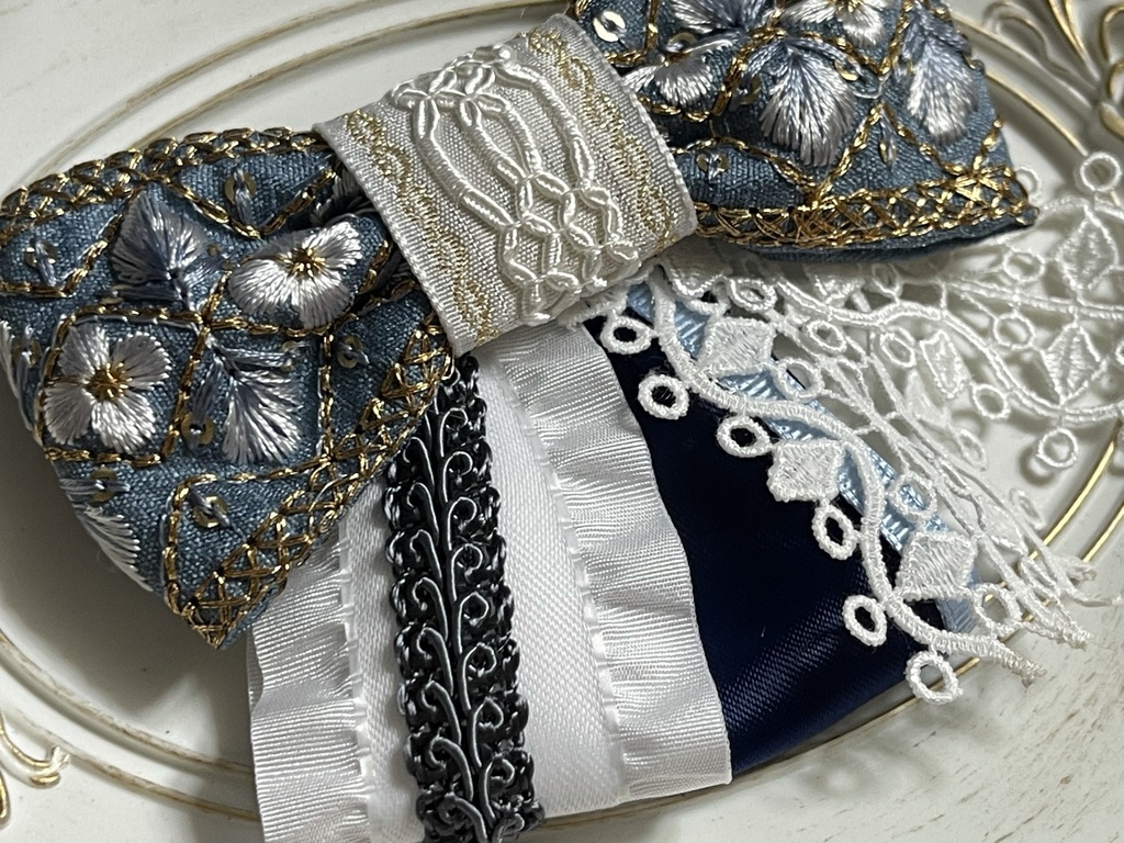 白まほ刺繍リボン(1900円+金具)