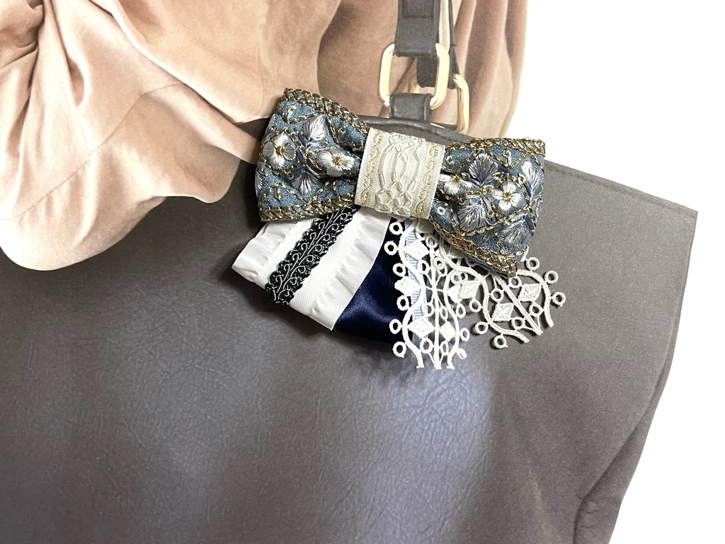 白まほ刺繍リボン(1900円+金具)