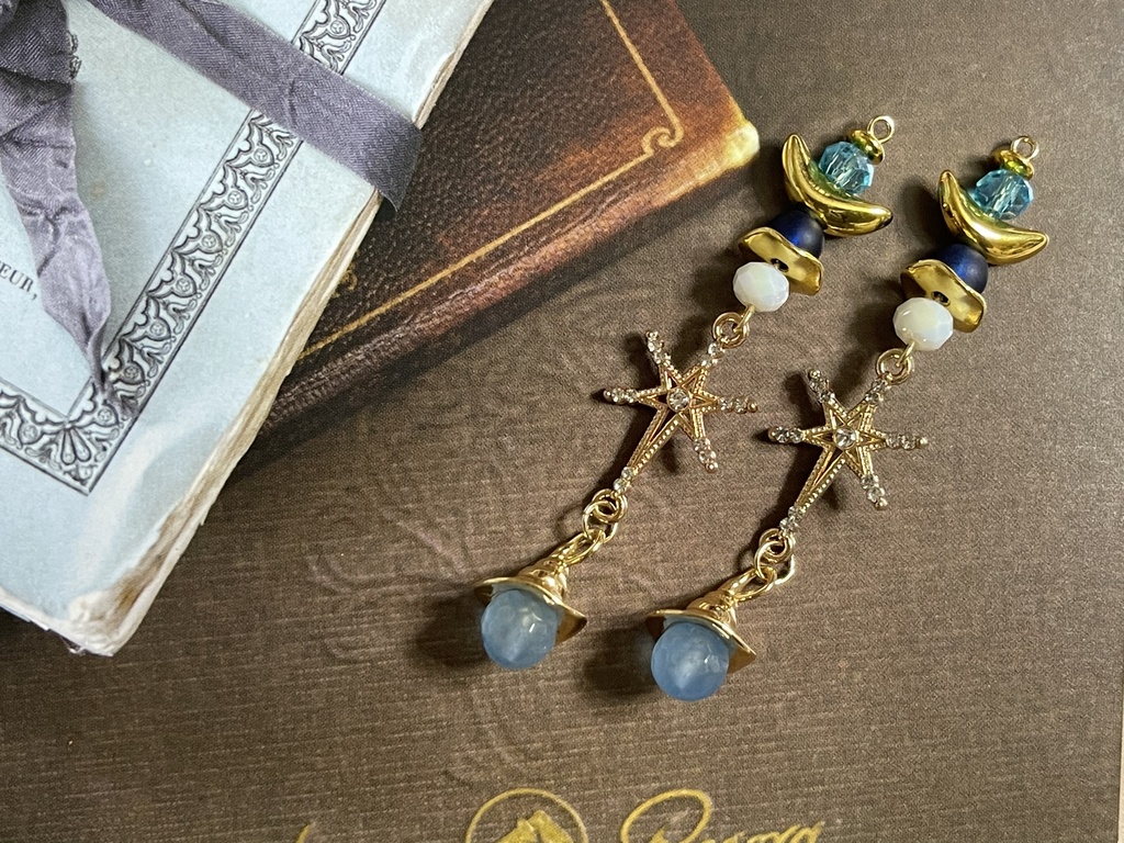 3周年魔法使い帽子耳飾り(ピアス1000円・イヤリング1100円)