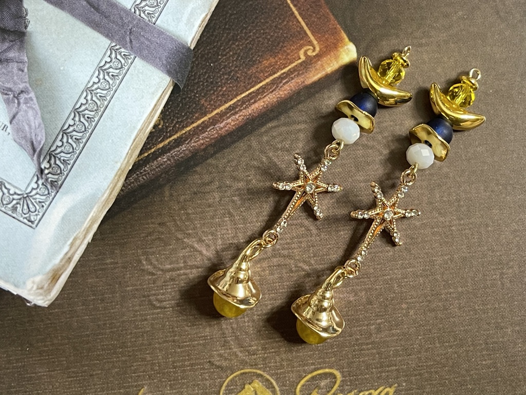 3周年魔法使い帽子耳飾り(ピアス1000円・イヤリング1100円)