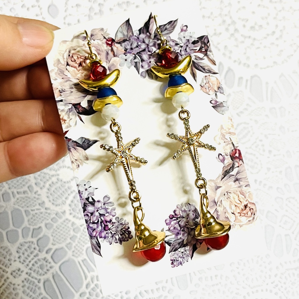 3周年魔法使い帽子耳飾り(ピアス1000円・イヤリング1100円)