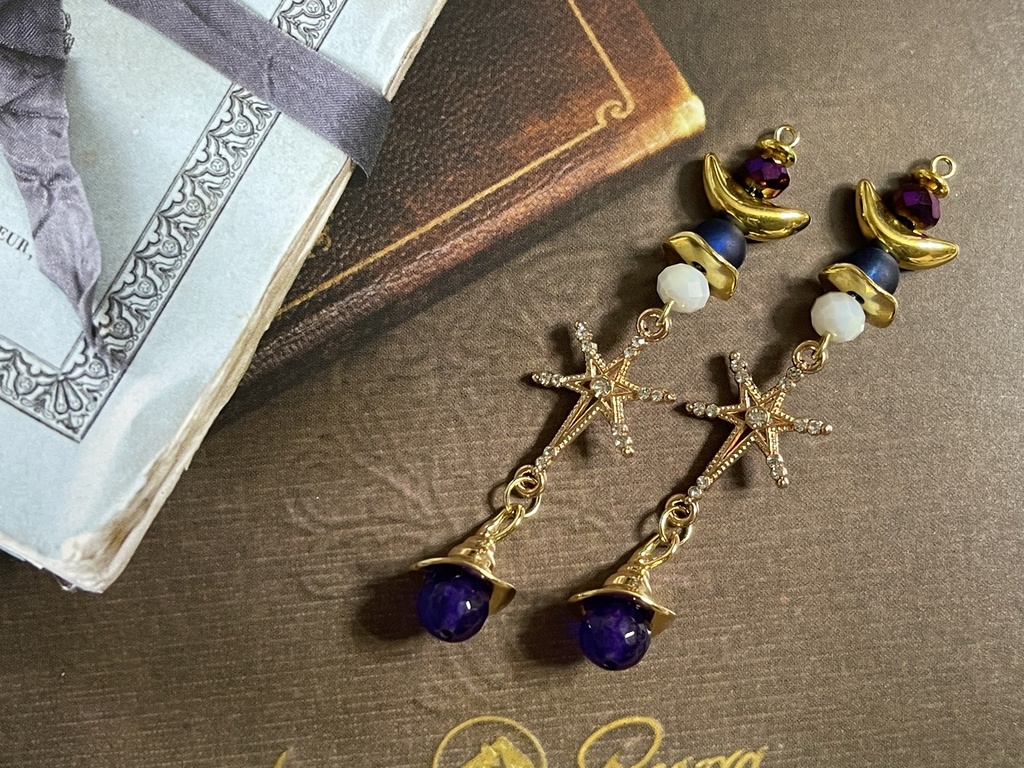 3周年魔法使い帽子耳飾り(ピアス1000円・イヤリング1100円)