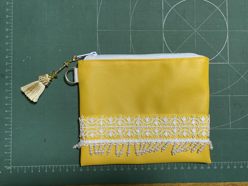 国カラーポーチ(箒チャーム付き)