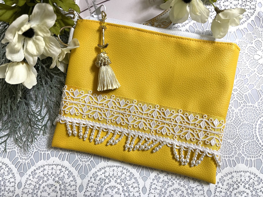 国カラーポーチ(箒チャーム付き)