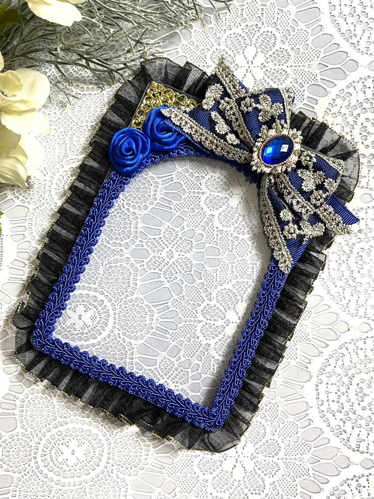 推しが窓から見てる風硬質デコケース(A6ポスカサイズ)