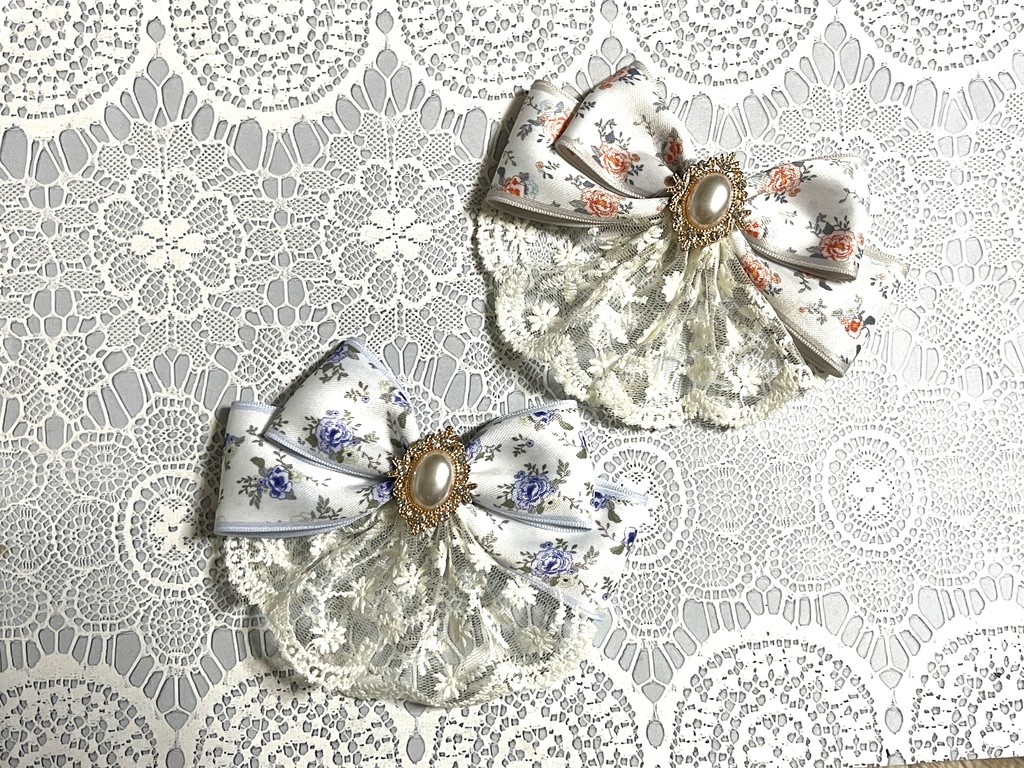 ホワイト薔薇柄🎀(1000円+金具)