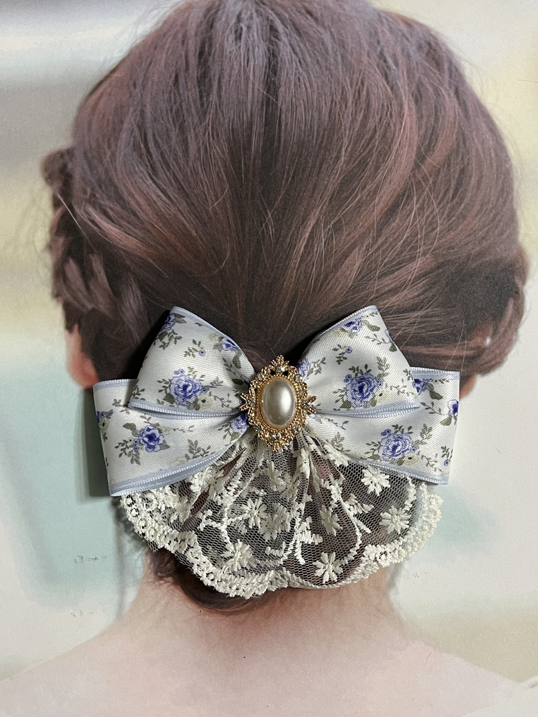 ホワイト薔薇柄🎀(1000円+金具)