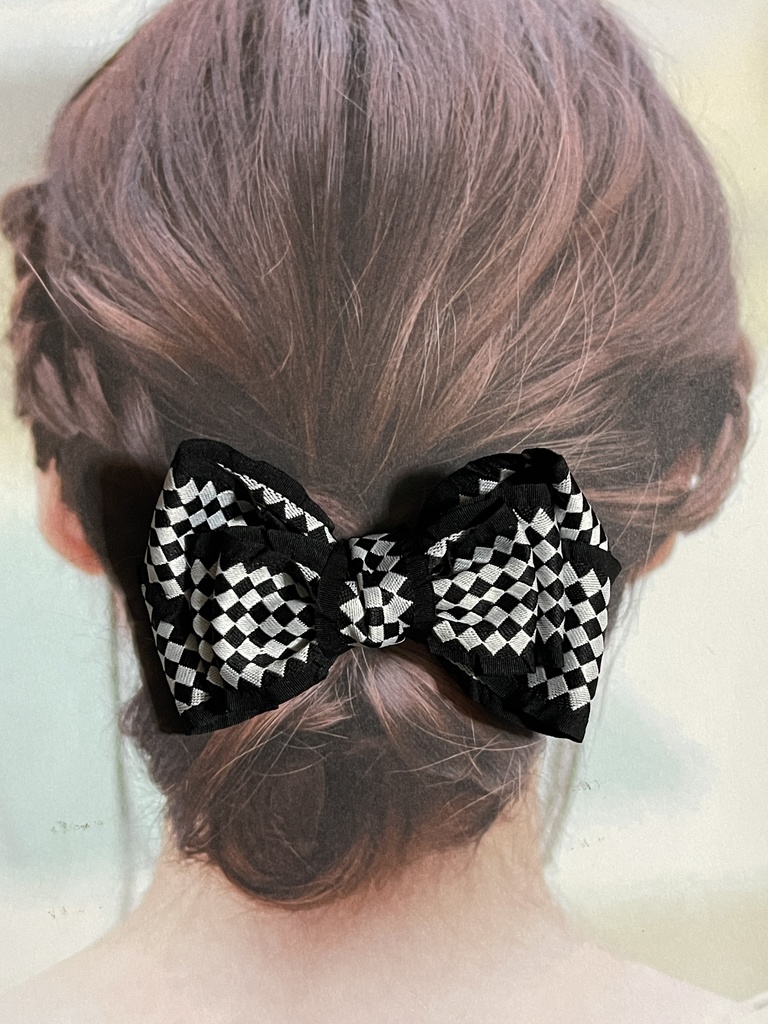 ネコチャンのご飯代にするリボン(500〜700円+金具)