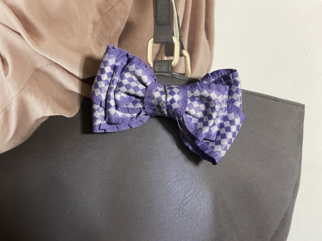 ネコチャンのご飯代にするリボン(500〜700円+金具)