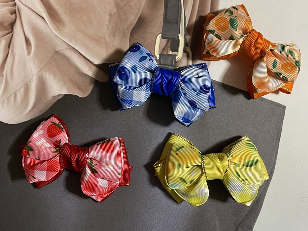 ネコチャンのご飯代にするリボン(500〜700円+金具)