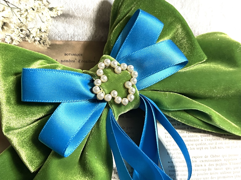 りぶうと新衣装イメージリボン🎀(1350円+金具)