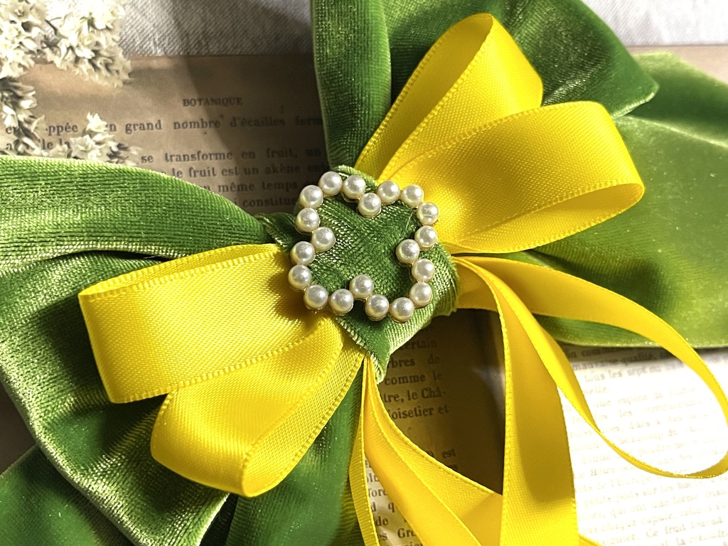 りぶうと新衣装イメージリボン🎀(1350円+金具)