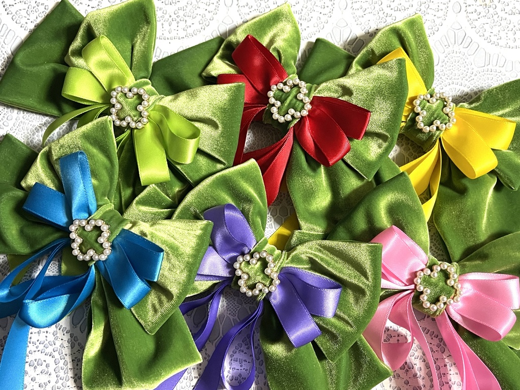 りぶうと新衣装イメージリボン🎀(1350円+金具)