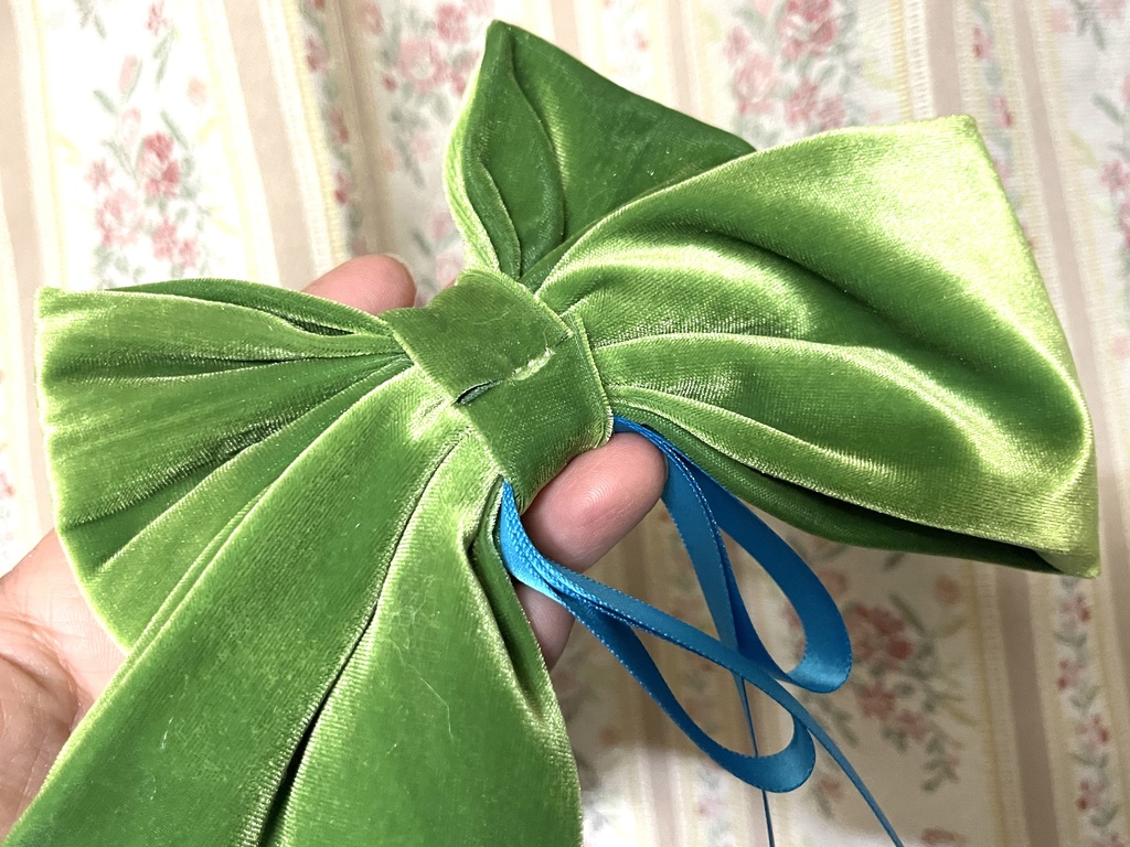 りぶうと新衣装イメージリボン🎀(1350円+金具)