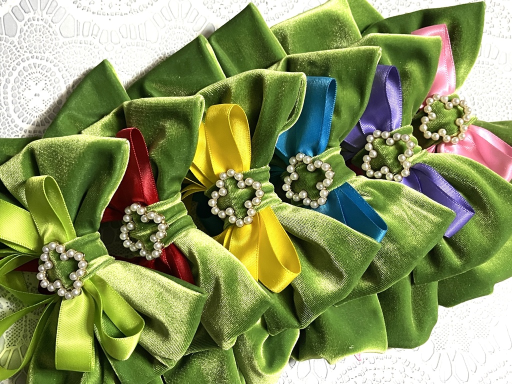 りぶうと新衣装イメージリボン🎀(1350円+金具)