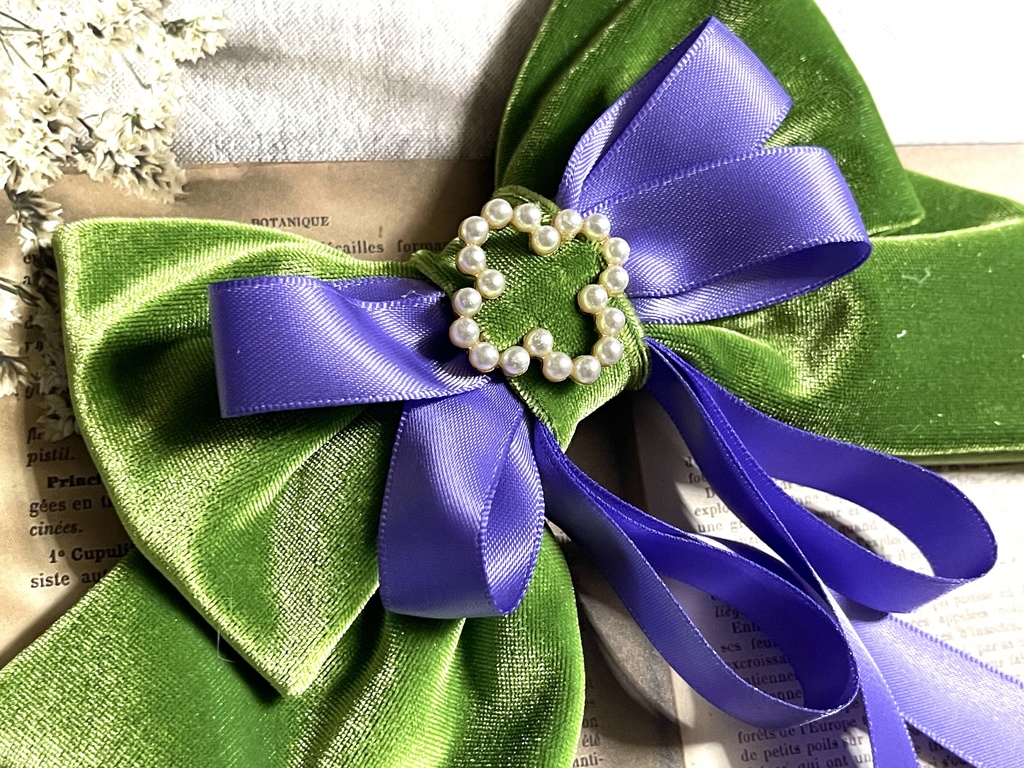 りぶうと新衣装イメージリボン🎀(1350円+金具)