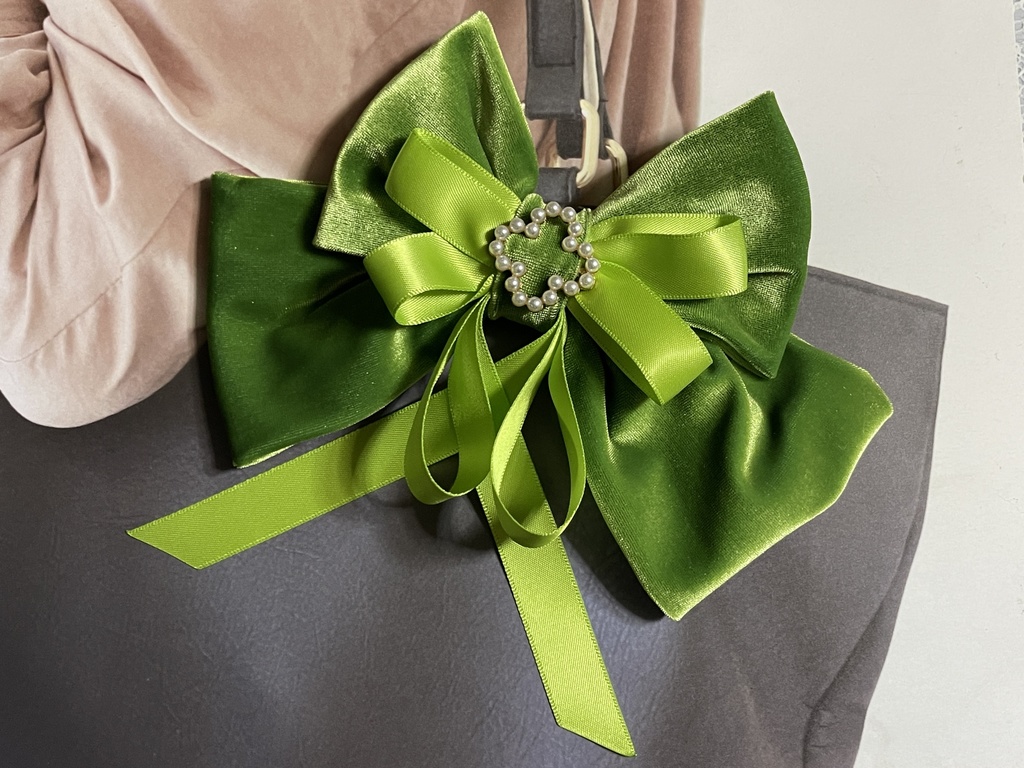 りぶうと新衣装イメージリボン🎀(1350円+金具)