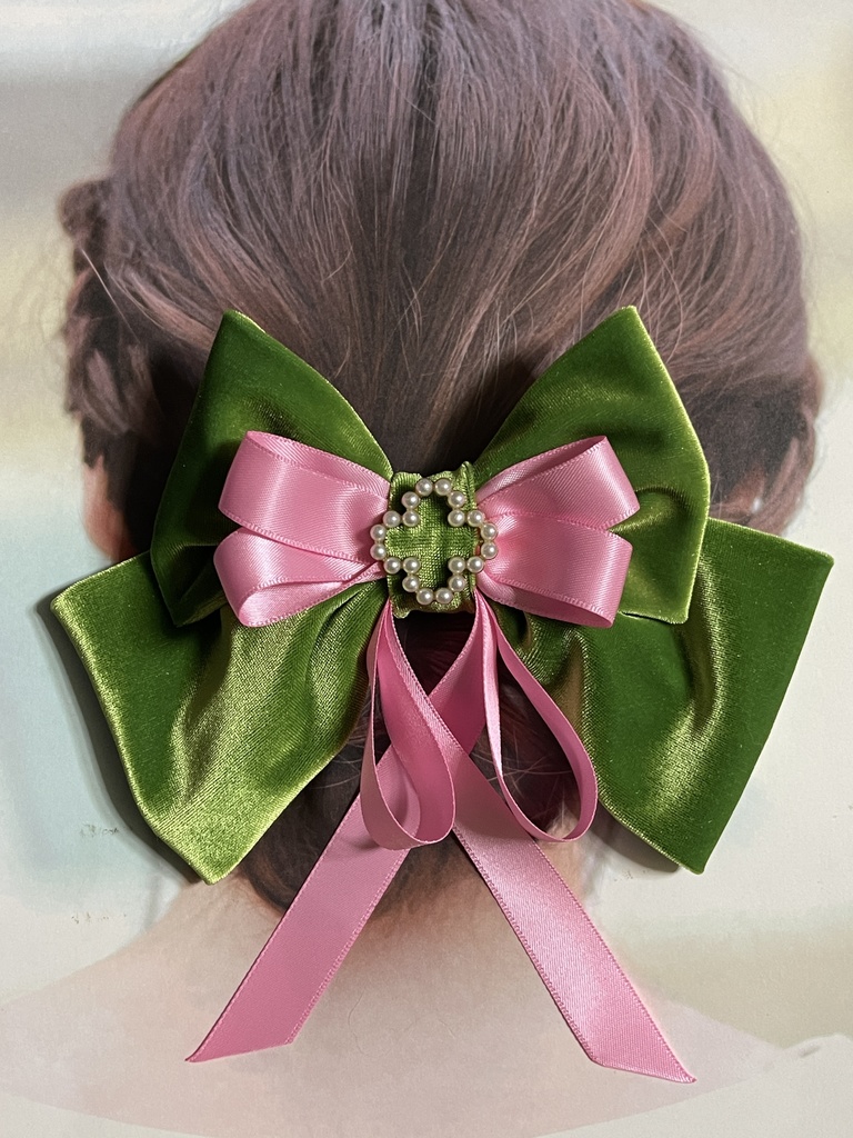 りぶうと新衣装イメージリボン🎀(1350円+金具)