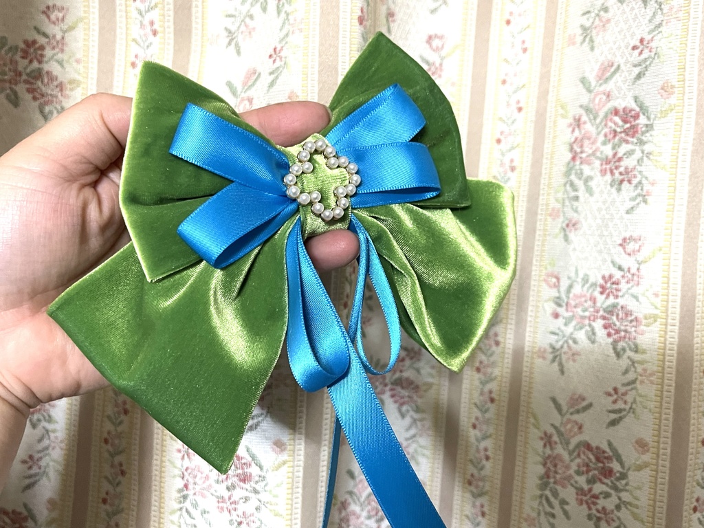 りぶうと新衣装イメージリボン🎀(1350円+金具)