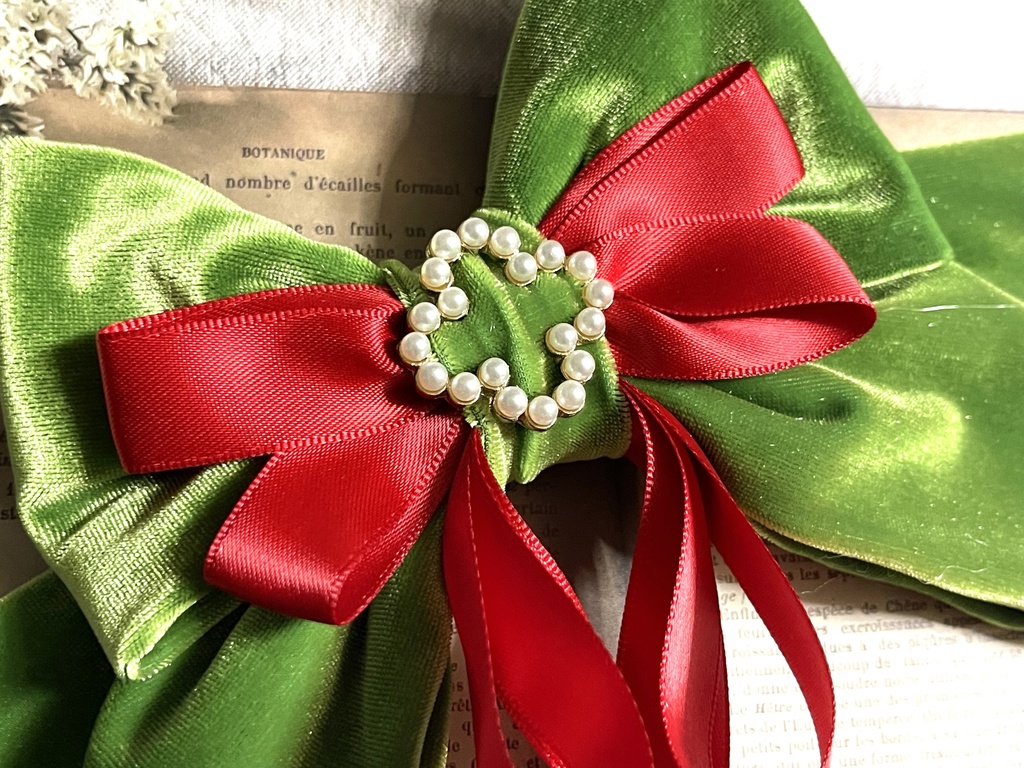 りぶうと新衣装イメージリボン🎀(1350円+金具)