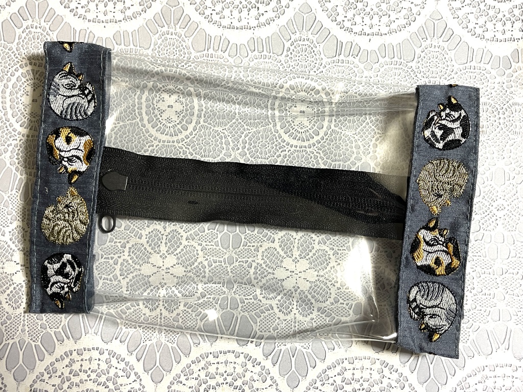 ぬいポーチ🧸(クリアビニールインド刺繍)