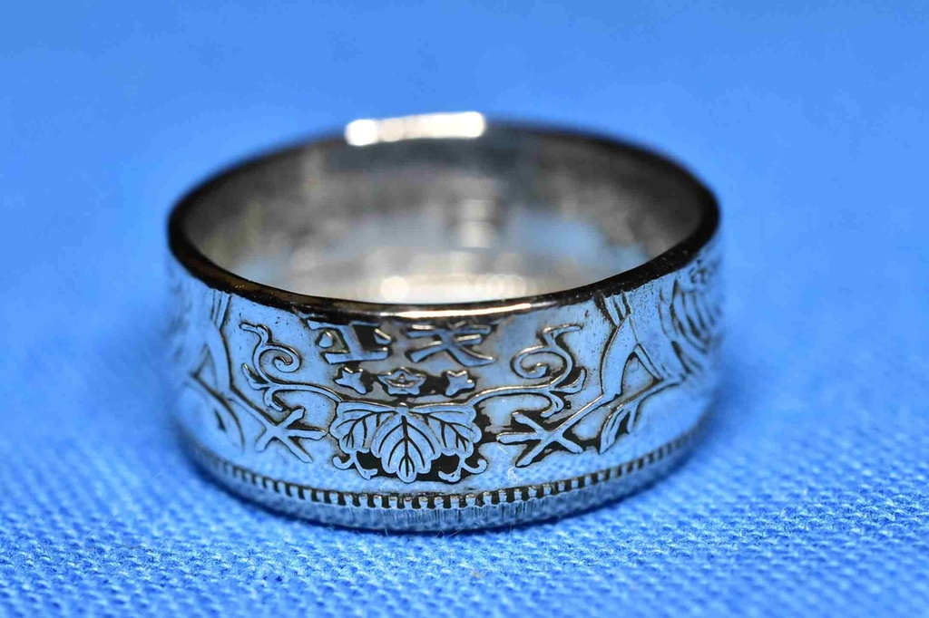 古銭 鳳凰五十銭銀貨で指輪お作りします