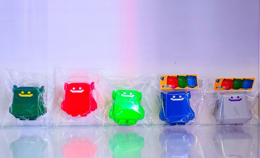 ガチャ【ポリデモン、スニーク、プラモデル風キーホルダー】