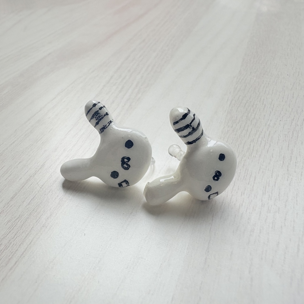 【ハンドメイド】しらうさピアス/イヤリング(数量限定)
