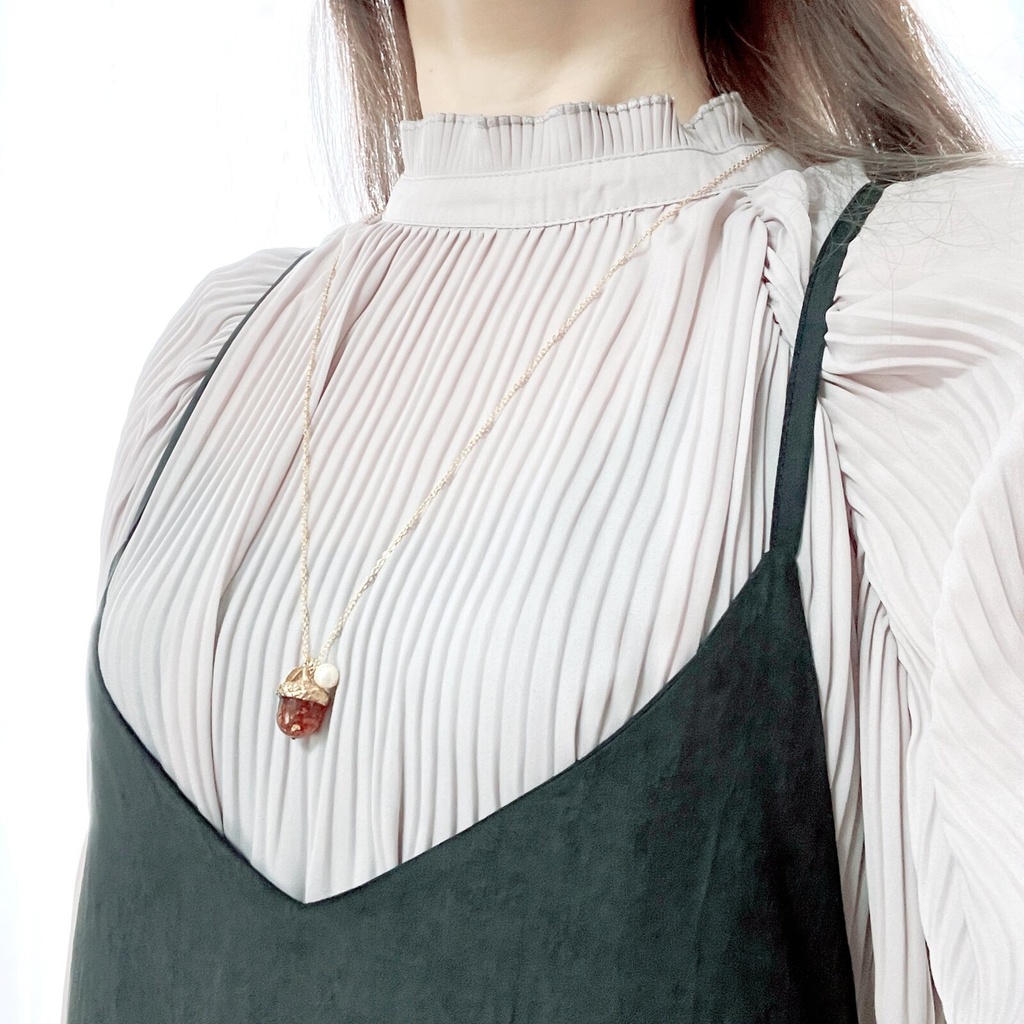 どんぐりのロングペンダント