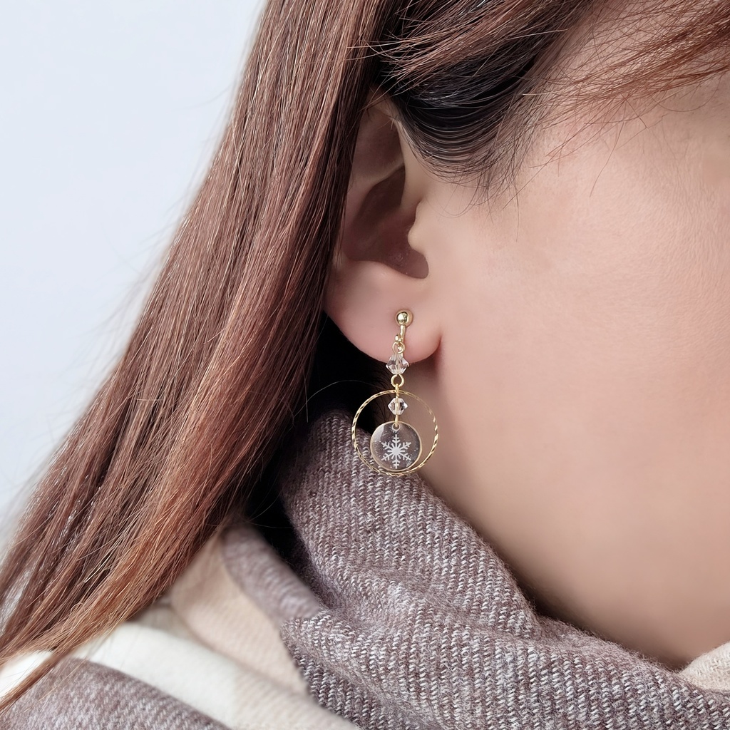 雪の結晶アシンメトリー耳飾り