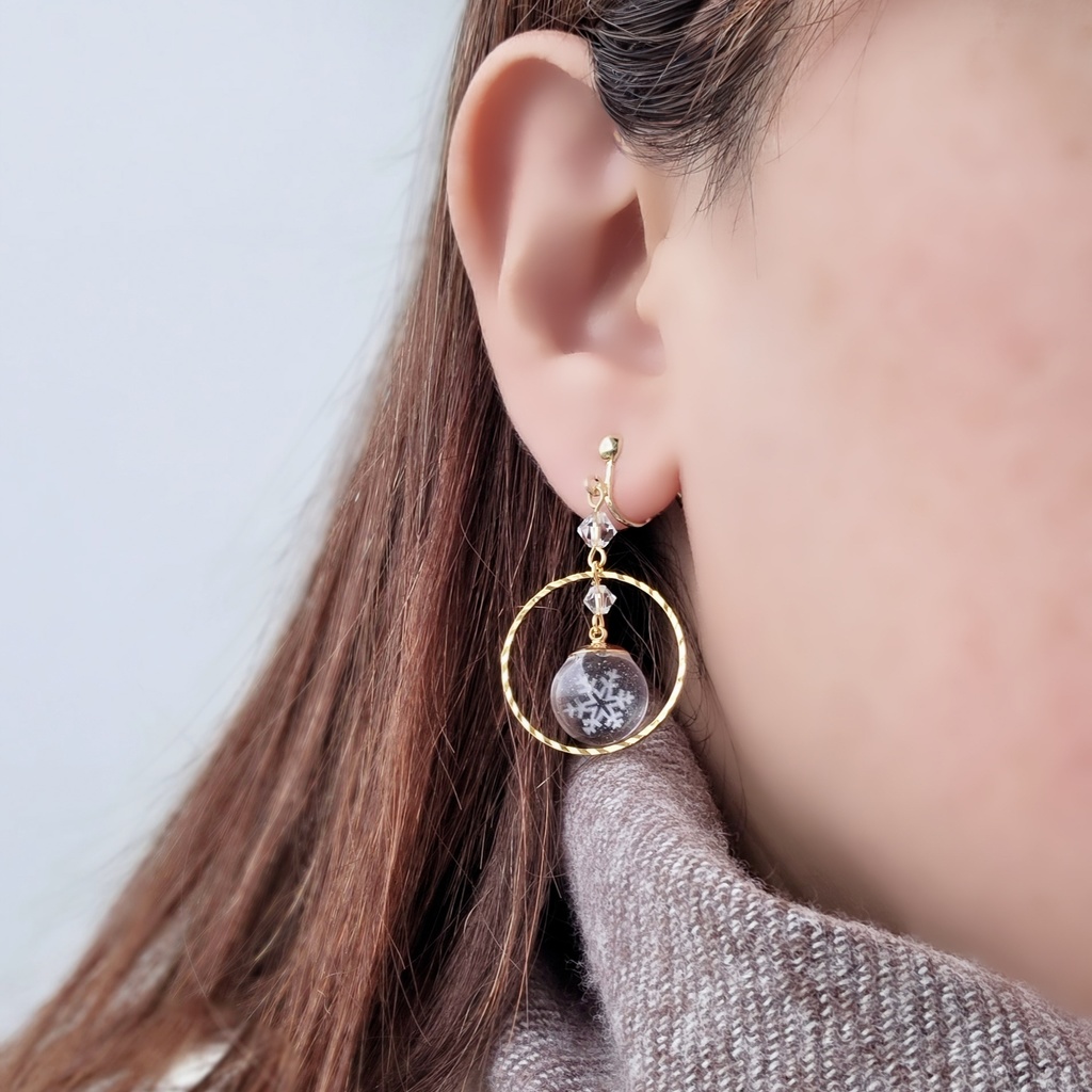 雪の結晶アシンメトリー耳飾り